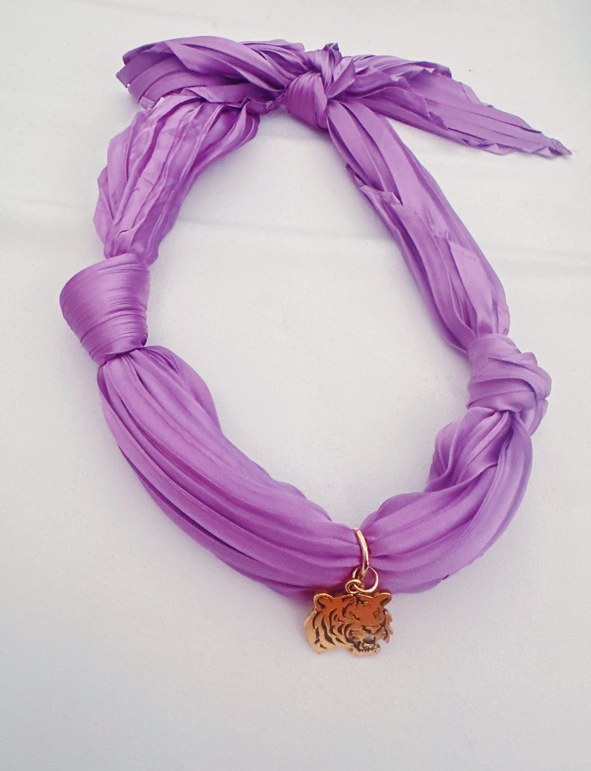 Bougie Tiger Girl Charm Knot